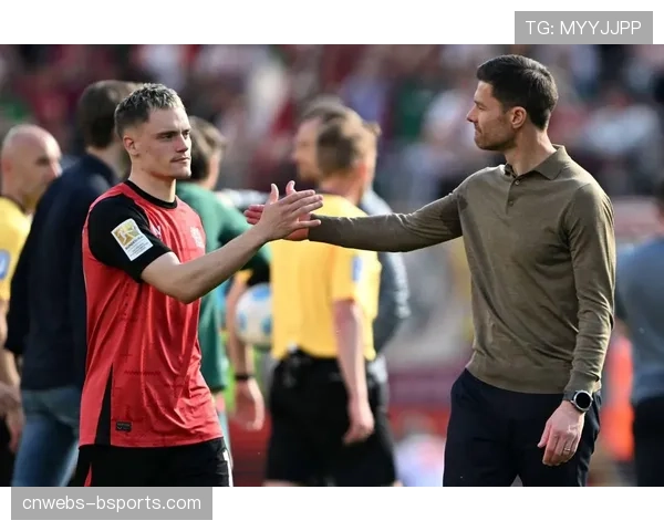 战术复盘：阿隆索的临场变阵如何扼杀了多特的边路进攻